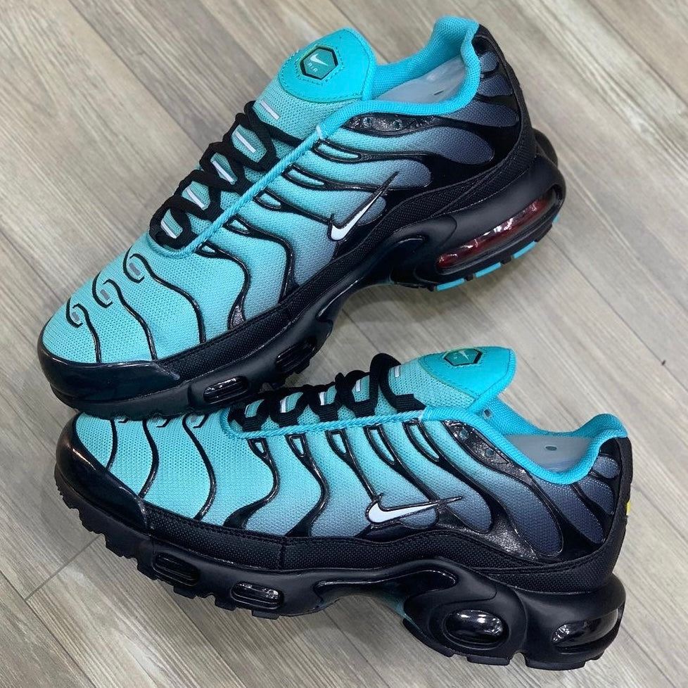 Air max plus light aqua hotsell